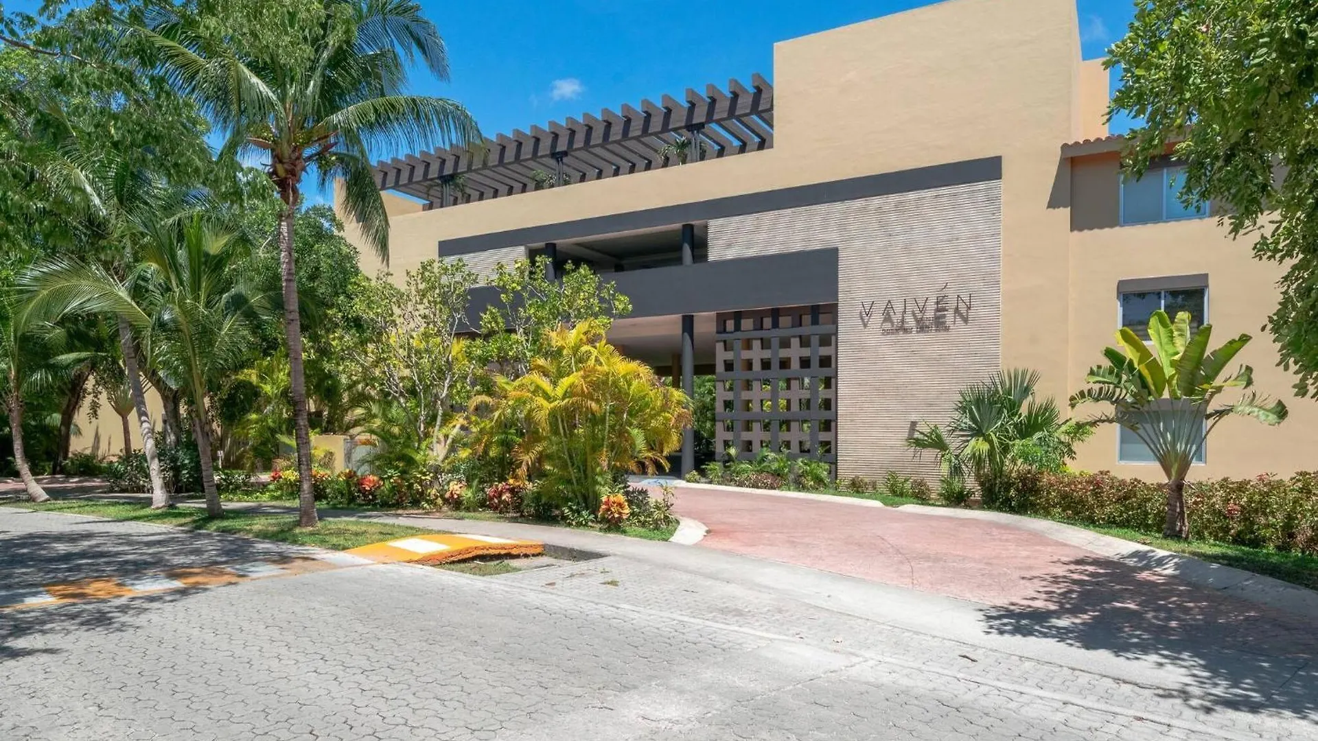 شقة 2 Bedroom Condo With 4 Pools & Gym - Vaiven 124 - Playacar بلايا ديل كارمن