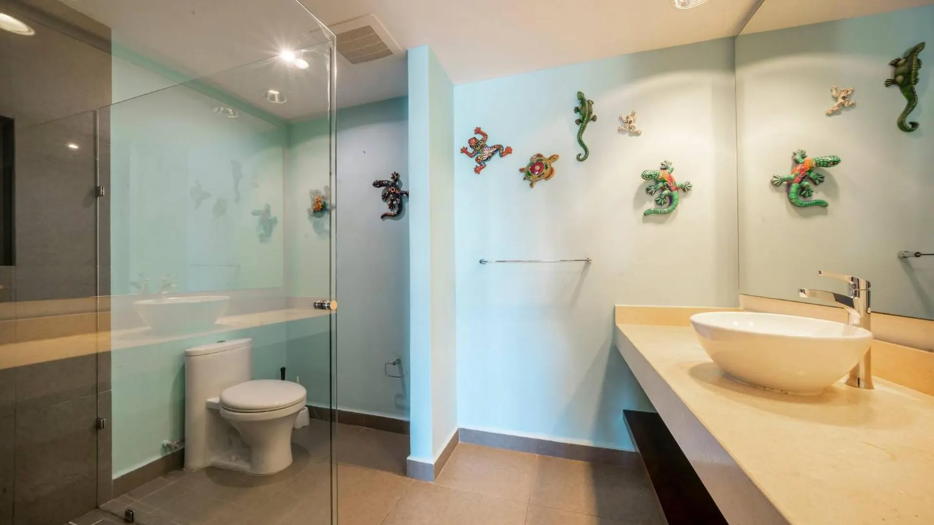 2 Bedroom Condo With 4 Pools & Gym - Vaiven 124 - Playacar بلايا ديل كارمن شقة