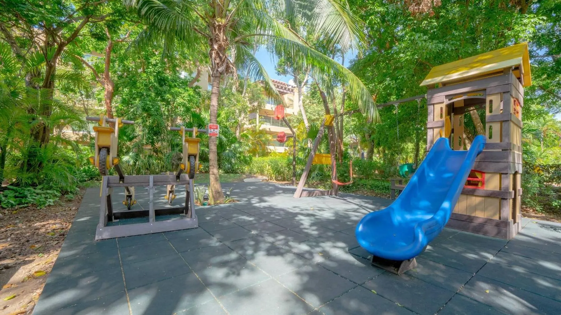 Apartament 2 Bedroom Condo With 4 Pools & Gym - Vaiven 124 - Playacar Playa del Carmen Meksyk