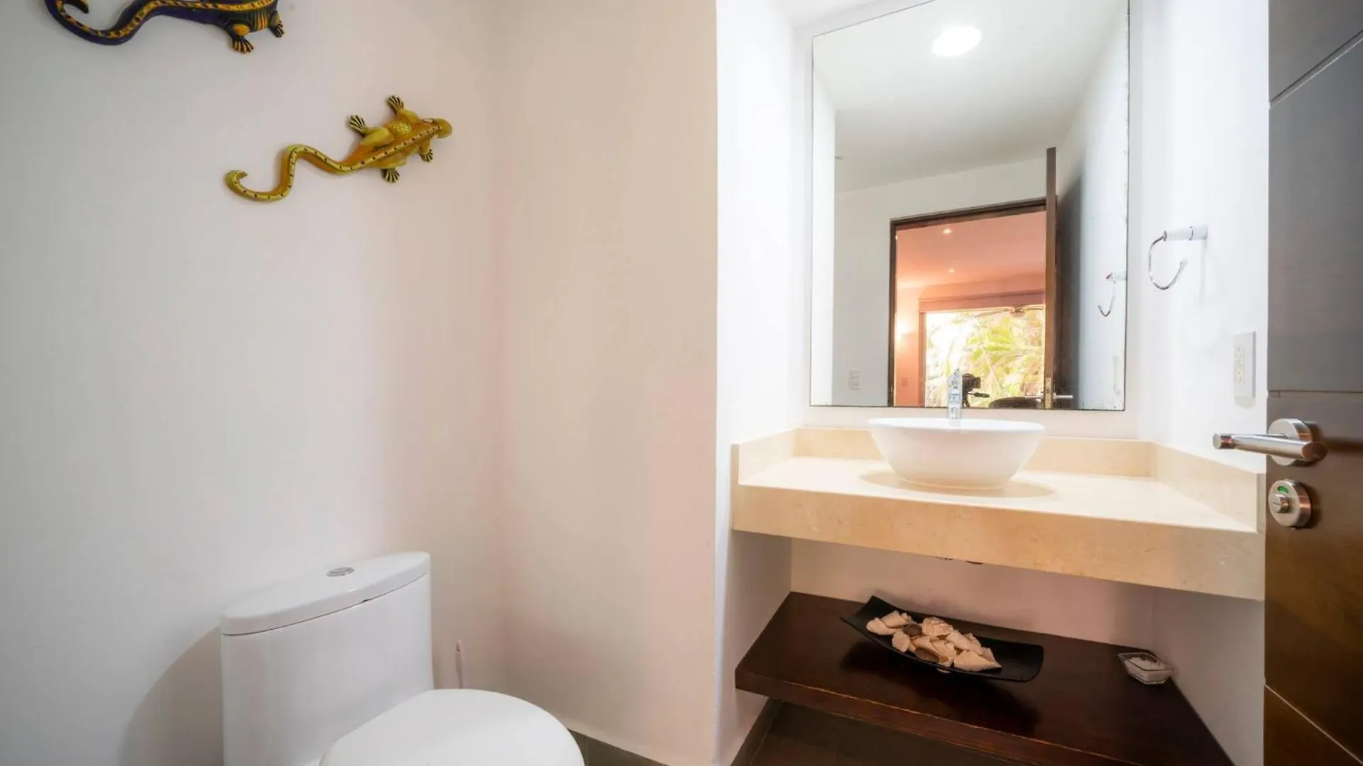 Apartament 2 Bedroom Condo With 4 Pools & Gym - Vaiven 124 - Playacar Playa del Carmen