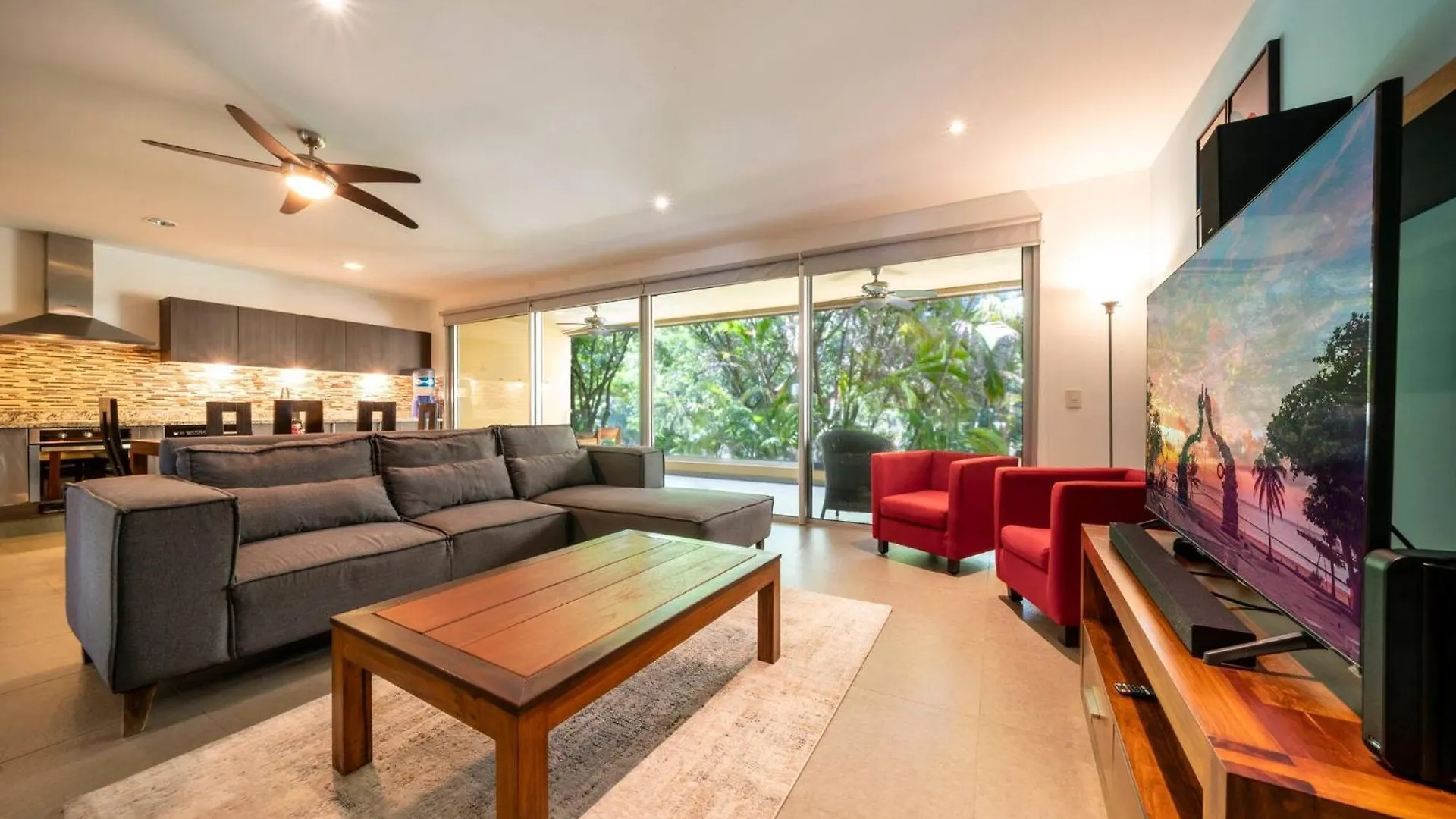 Apartament 2 Bedroom Condo With 4 Pools & Gym - Vaiven 124 - Playacar Playa del Carmen