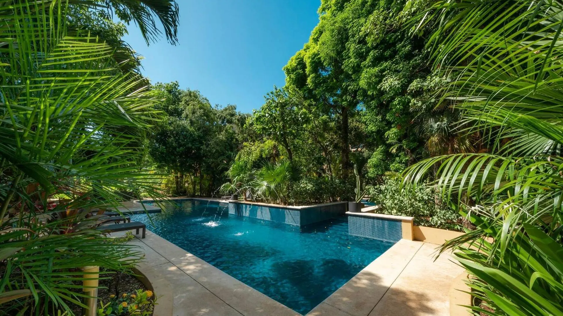 2 Bedroom Condo With 4 Pools & Gym - Vaiven 124 - Playacar Playa del Carmen
